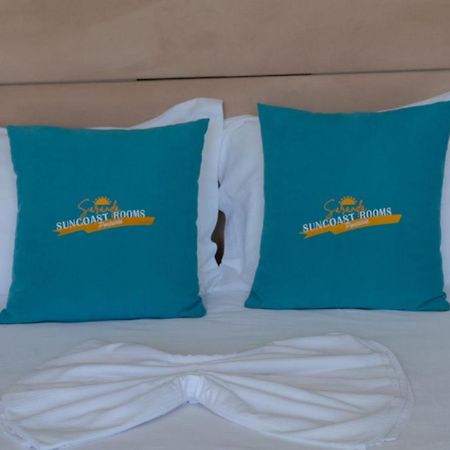 Suncoast Rooms Port Side Саранда Екстер'єр фото