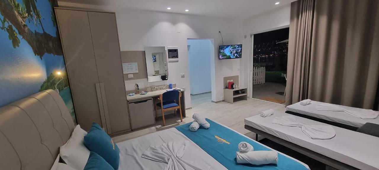 Suncoast Rooms Port Side Саранда Екстер'єр фото
